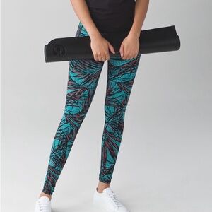 NWOT‎ Lululemon Wunder Under Pant (Hi-Rise) Palm Lace Tofino Teal Multi